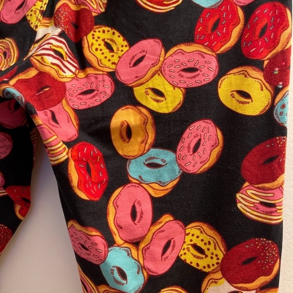 LuLaRoe Leggings Tall and Curvy- Donut Themed (Pre-Owned-Excellent Condition) - Picture 3 of 7